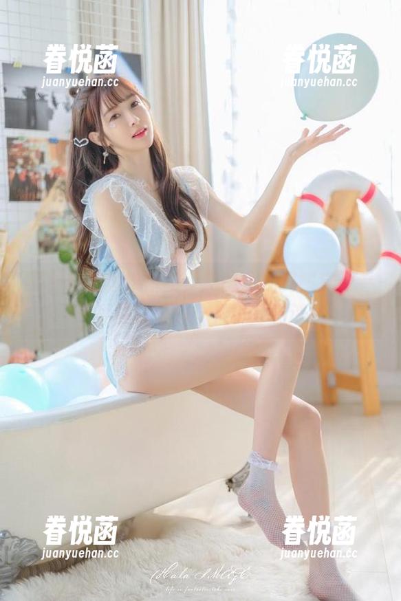 王羽杉的透纱白裙，原图让我突然觉得春天也许就是这个裙子的味道？