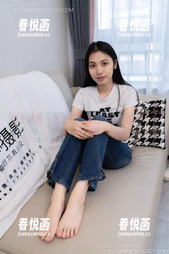 甜予摄影 - 思思与她的白棉袜：原图让想象撞了个满怀