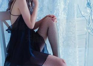 疯猫ss的网袜写真，原图里我想起了一段失落的回忆…