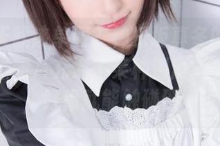 谁说冬天就该单调？神乐坂真冬的裤袜女友让这张图片充满了某种温度。多走一步，好像就能触碰到…