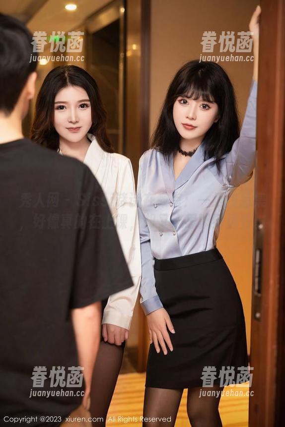 秀人网 - Sissi诗诗在教室：一组作品集，好像真的在上课，却又心思飘到远方。