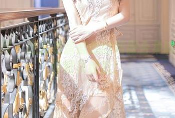 秀人网 – 想知道唐翩翩的制服合集嘛？资源眼花缭乱！
