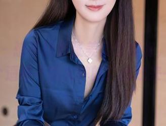 秀人网 – 想不想看张美荧穿旗袍，那图片里有个逼格不输大牌的！给我来一打！