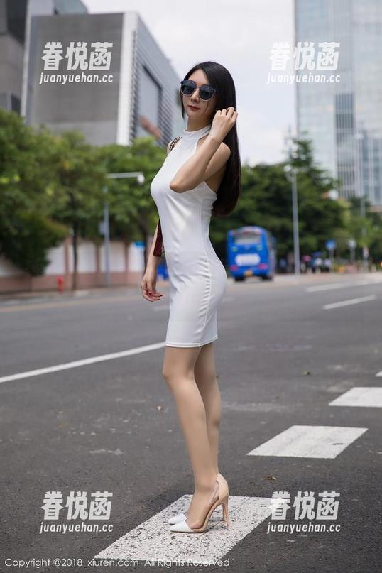 秀人网-月酱儿 秀人网 - 月酱儿高跟鞋图包:当鞋子也开始追求Drama!