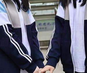 秀人网 – 每次爱酱里的比基尼更新，似乎都有新的灵感诞生，先来一波，看后续
