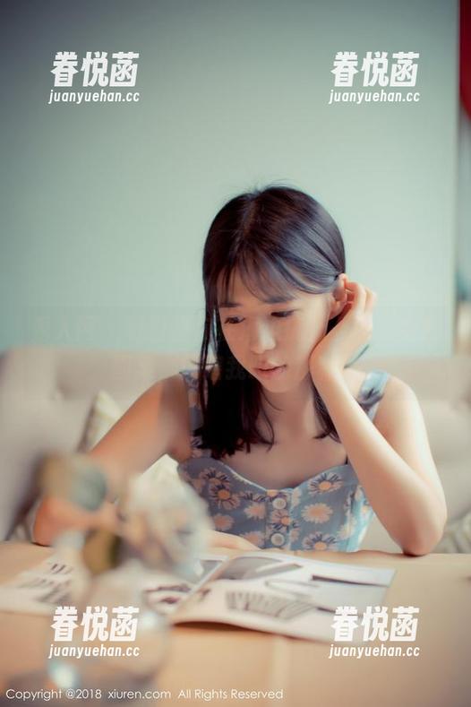 秀人网 - 萌白酱你在海边搞什么鬼，全套图集，闪瞎我眼的那种！