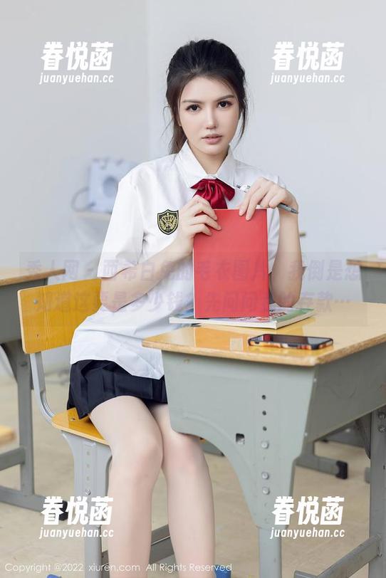 秀人网 - 西希白兔的毛衣图片，我倒是想知道这要是多少钱？先问问我的存款…