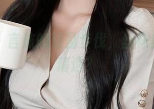 秀人网 – 言沫的轻盈步伐，丝袜美腿如何精选？