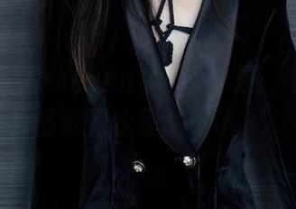 秀人网 – 龙女sunny泳池全集：每一幅作品都是水里的低语～