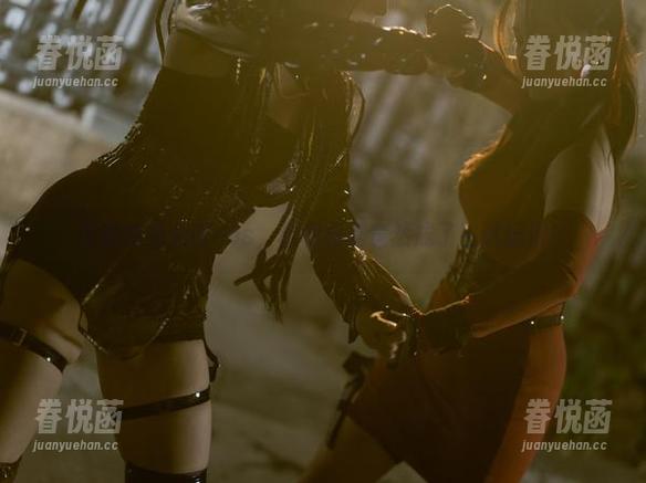 夜晚的兔女郎cos，秋和柯基竟然成了主试玩偶！