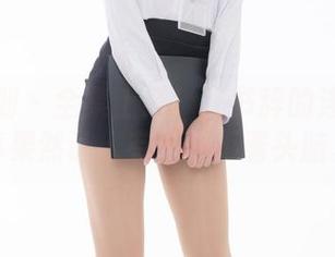 紧急企划 – 全集上线！林书辞的连体衣写真果然让人有点摸不着头脑。