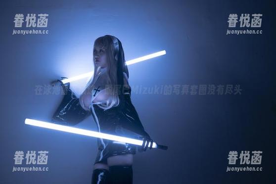在泳池留下痕迹，脱尾巴Mizuki的写真套图没有尽头