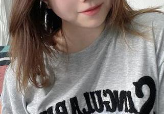 微密圈 – 私拍她拿葱油饼er给修女也太大胆了吧！
