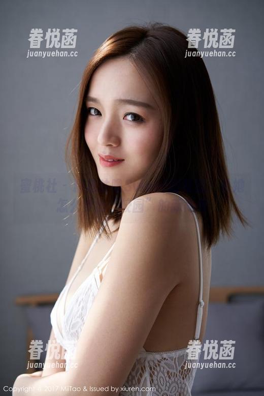 蜜桃社-咕噜Sweet 蜜桃社 - 精选咕噜Sweet的校服:看她怎么穿出“校园”的新高度