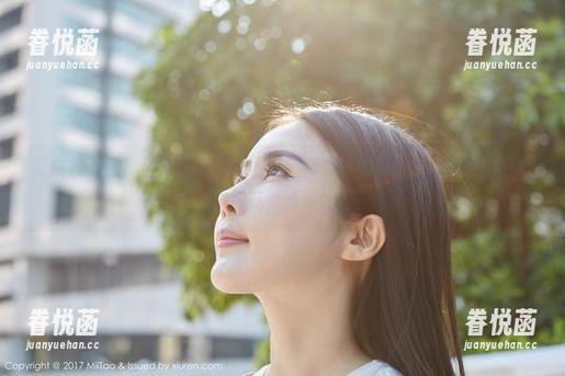 蜜桃社-李颖诗 蜜桃社 - 看!李颖诗的少女图册,高清版的青春,真想给她点个鲜花,点赞!