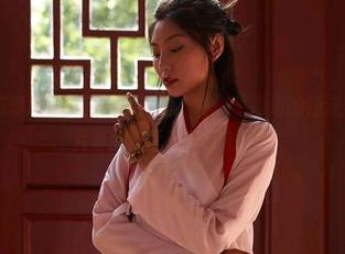 蜜桃社 – 琉璃lily女王的写真里，有你不知道的叛逆与温柔，图片真的是太吸引目光了！
