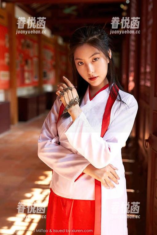 蜜桃社-萌美Moemi 蜜桃社 - 当萌美Moemi穿上女仆装,你绝对不想错过这份下载!