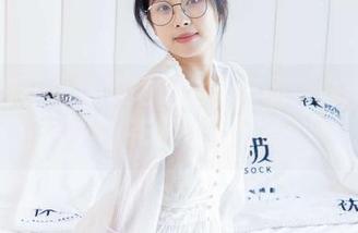 袜啵啵 – 小沫和她的全套作品：白棉袜是主角，花絮才是乐趣！