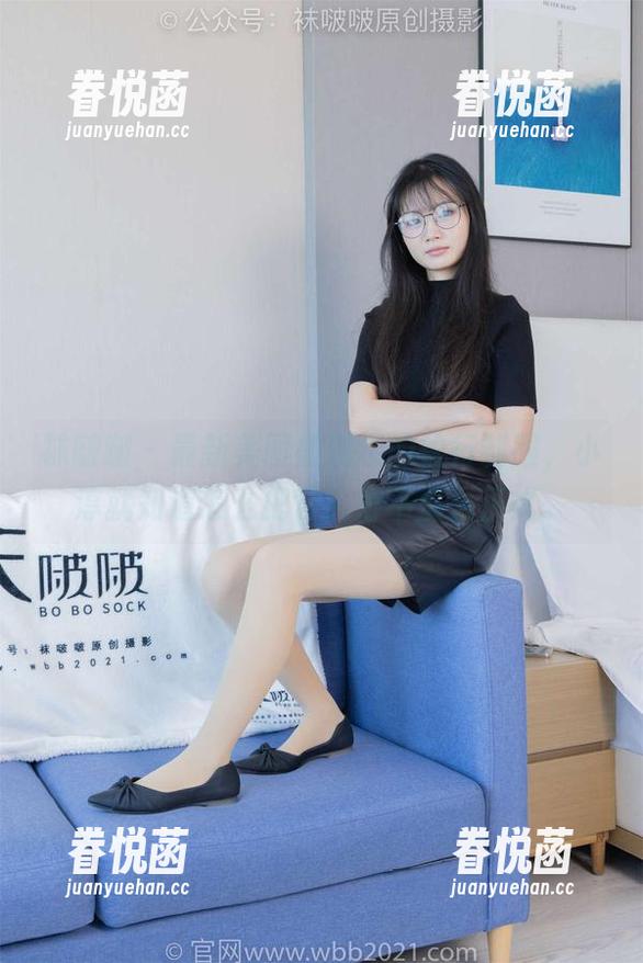 袜啵啵 - 最新美图盛到爆的银行制服，小淳就知道怎么把它搞得不那么正式。