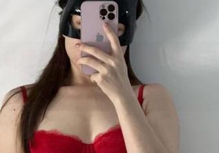 微密圈 – 铁锤姐姐在黑与红的边缘游荡，送我一份网盘的惊喜