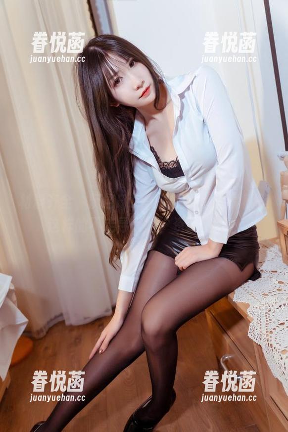 材料齐全，阮邑Fairy的兔女郎写真就是这样的不走寻常路，资源满满！