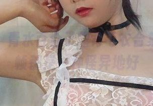 说真的，青水百合子露背毛衣合集的每一帧都是一种怪异地好