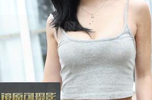 魔镜街拍：海鸥岛肉丝牛仔街拍！谁说牛仔不能有点肉？快来分享我这绝妙的搭配！