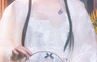 在办公室，鹿八岁baby又写下了一段别样的原图日记，值得一瞧！